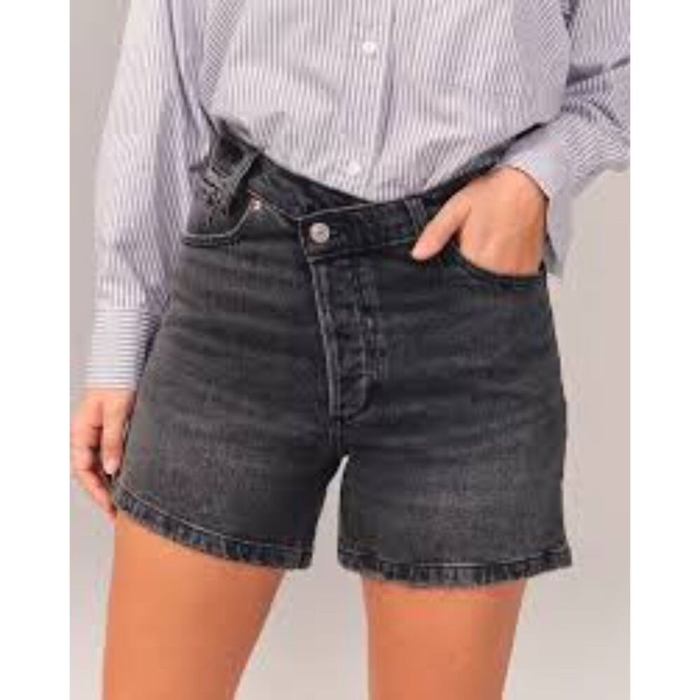 Abercrombie & Fitch Women's 26/2 "The Dad Short" High Rise Criss-Cross Black Den
